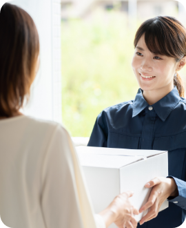 女性スタッフ